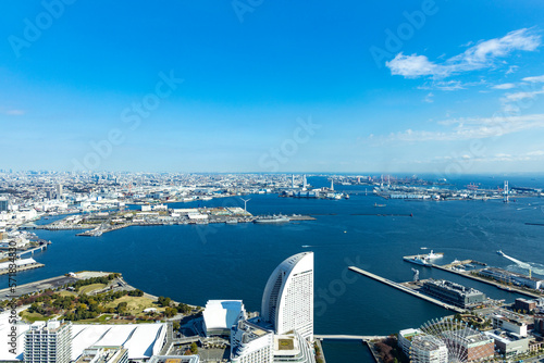 横浜ランドマークタワーからの横浜港の景色