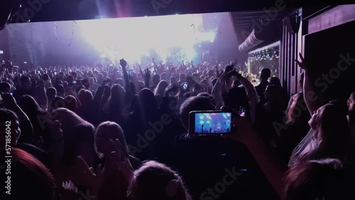 Wallpaper Mural people with smartphones. Silhouettes. People taking videos and photos on a smartphone at a concert. Torontodigital.ca