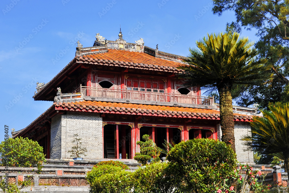 classical vietnames house with red wooden entrance portal chainise style