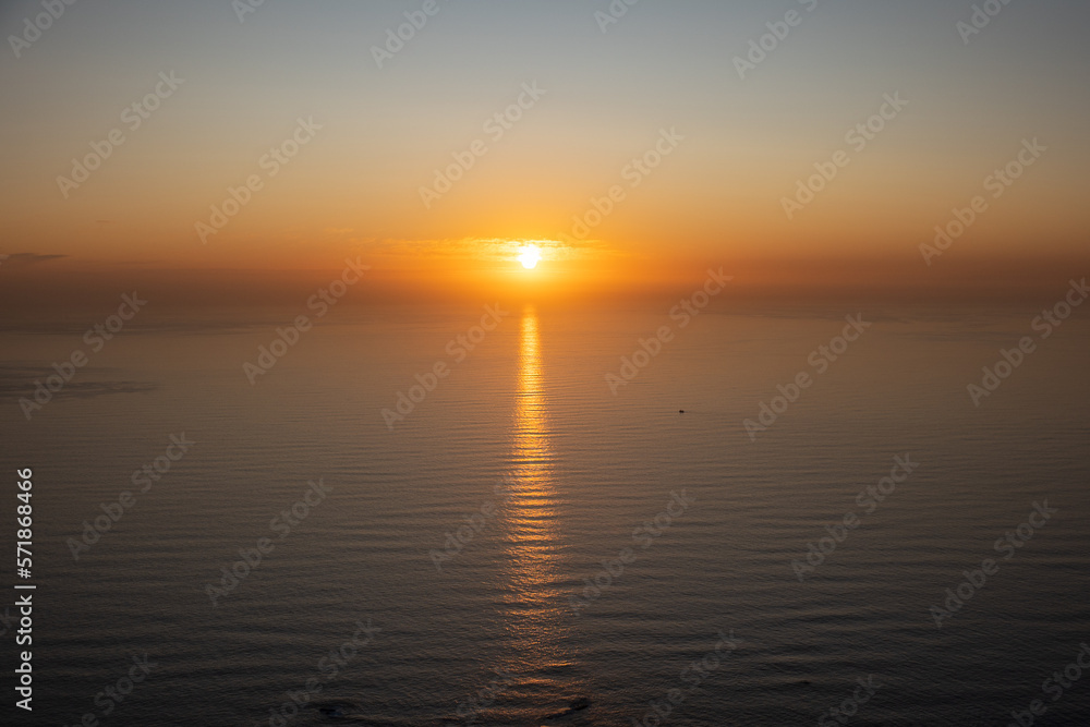 Naklejka premium sunset over the sea