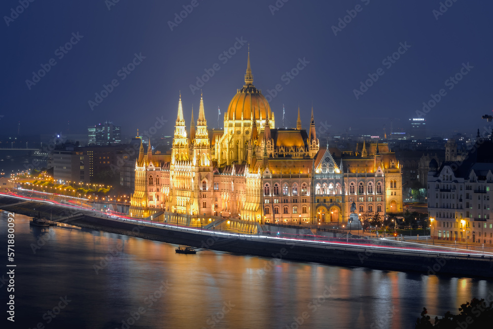 Obraz premium Hungarian Parliament Building, Budapest, Hungary