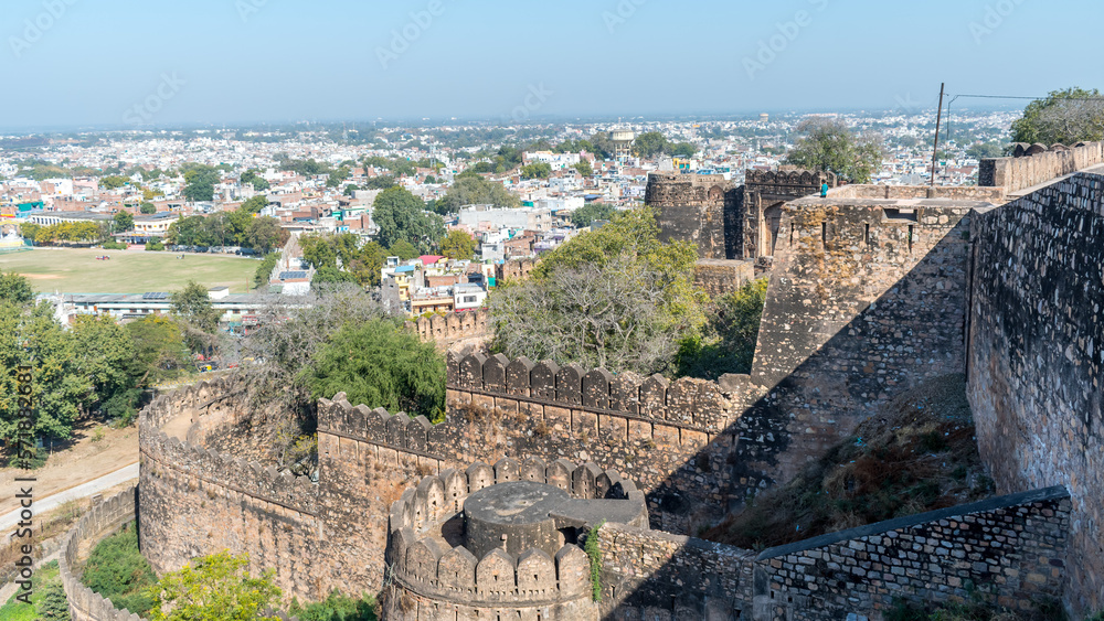 File:Jhansi-Fort-Jhansi-India.jpg - Wikimedia Commons