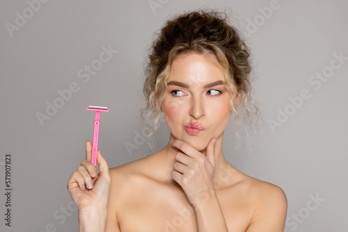 Foto Wax or shave