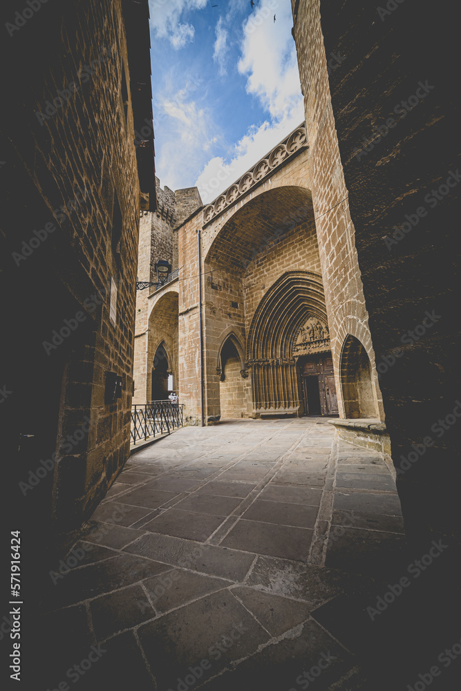 Fototapeta premium walking at ujué, Navarra