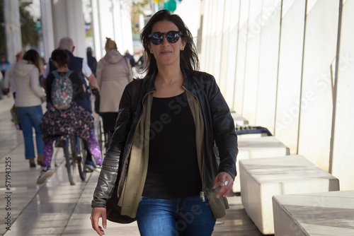 Femme port de Malaga 2023