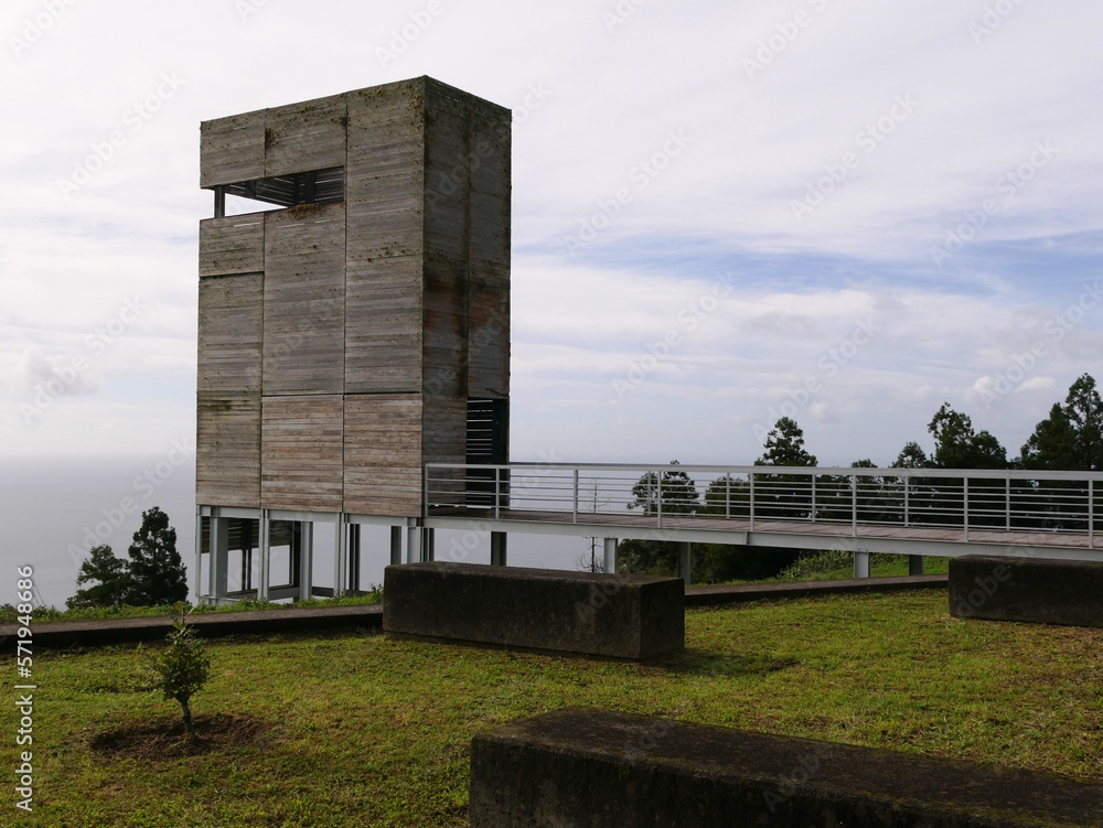 Mirador sur la vallée de Provoaçao du miradouro do Pico Longo sur l'île de Sao Miguel dans l'archipel des Açores au Portugal Europe Mirador sur la vallée de Provoaçao du miradouro do Pico Longo sur l'île de Sao Miguel dans l'archipel des Açores au Portugal Europe