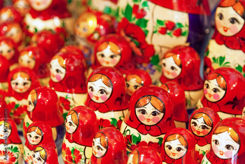 Russian nesting dolls for sale on a market stall © BreizhAtao