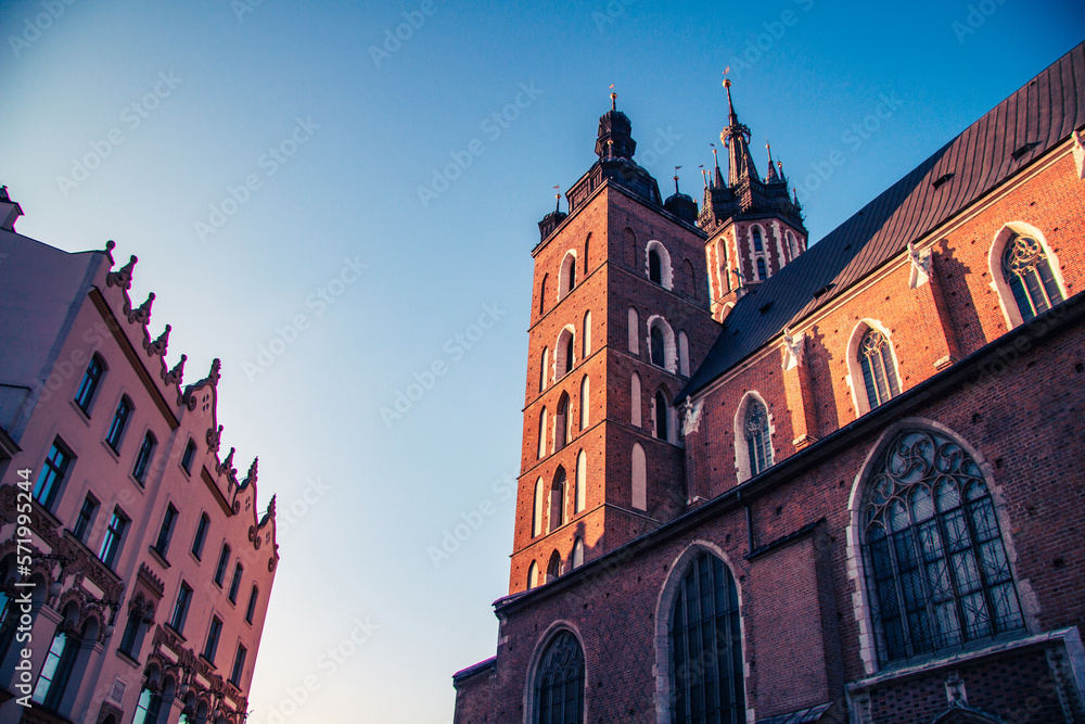 krakow mariacki church architecture