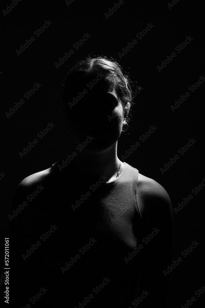 impromptu lighting session with young model without makeup