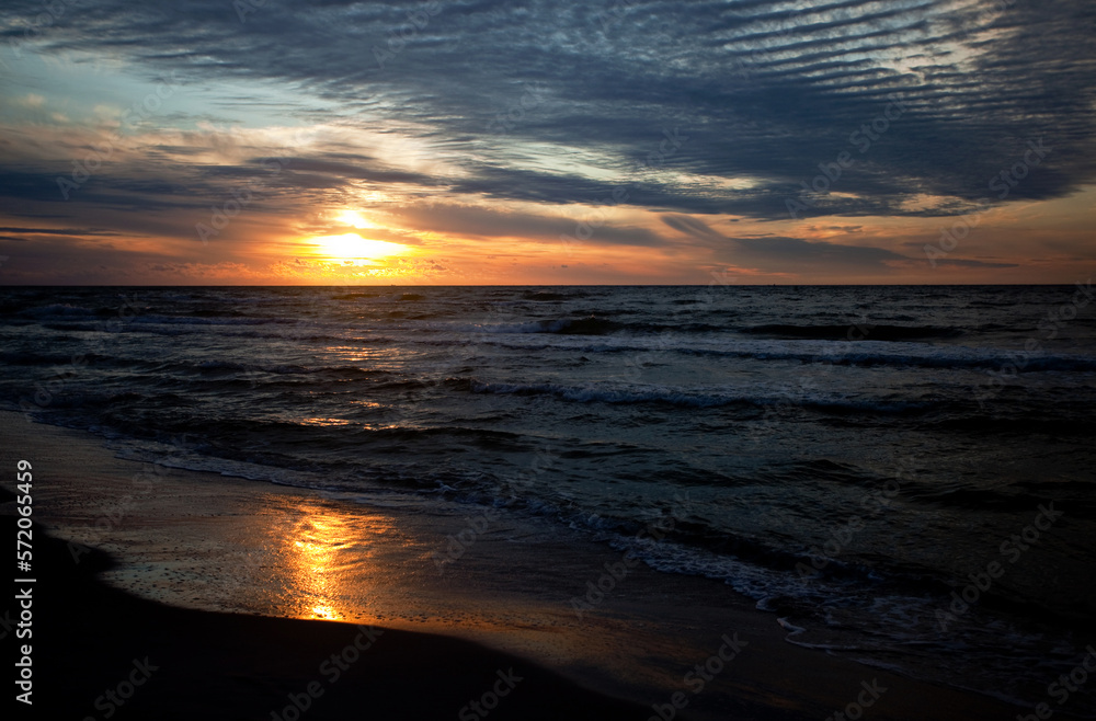 Zachód słońca - widok nad morzem