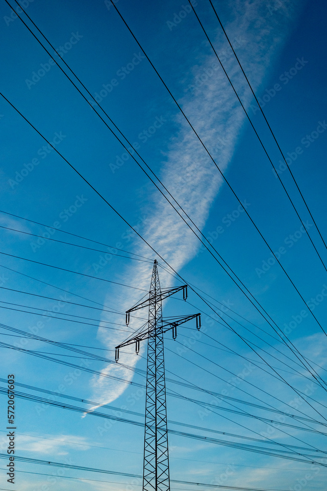 Strommasten einer Überlandleitung