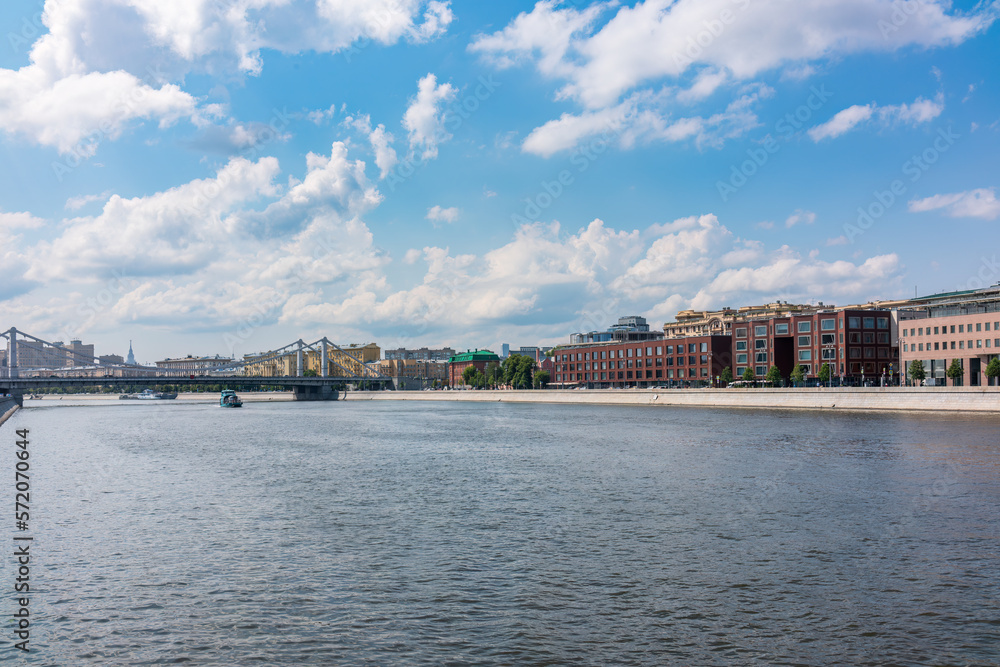 Obraz premium Krymsky Bridge or Crimean Bridge in Moscow