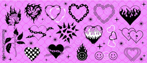 ilustracion vectorial de tatuajes de los 2000 en blanc y negro, diseños con estilo de moda con elementos como corazones, cadenas, rosas, fuegos, cara sonriente, puas, entre otros. pegatinas aesthetic. photo