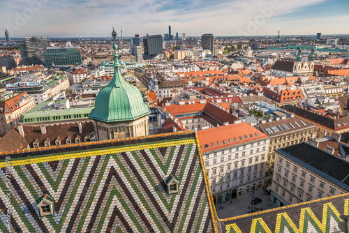 Canvas Print Panoramic view of Vienna cityscape with Cathedral from above, Austria