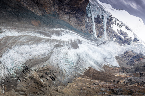 Obraz na płótnie Pasterze Glacier in Hohe Tauern and Johannisberg summit, Grossglockner, Austria w salonie