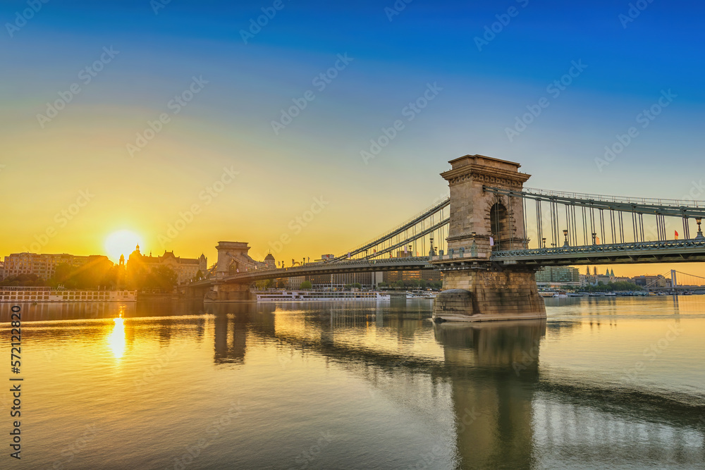 Fototapeta premium Budapest Hungary, city skyline sunrise at Danube River with Chain Bridge and St. Stephen's Basilica