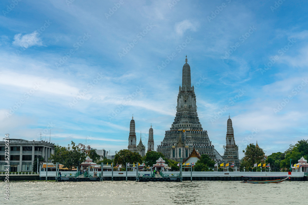 temple-wat-arun-in-bangkok-thailand-wat-arun-is-a-buddhist-temple-in