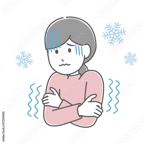 寒くて震えている女性