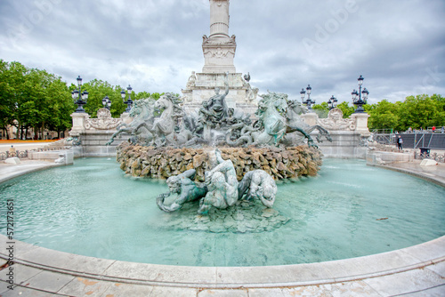 Bordeaux is a port city on the Garonne in the Gironde department in Southwestern France.
It is the capital of the Nouvelle-Aquitaine region, as well as the prefecture of the Girond