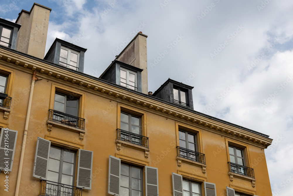 Fototapeta premium old building in the city