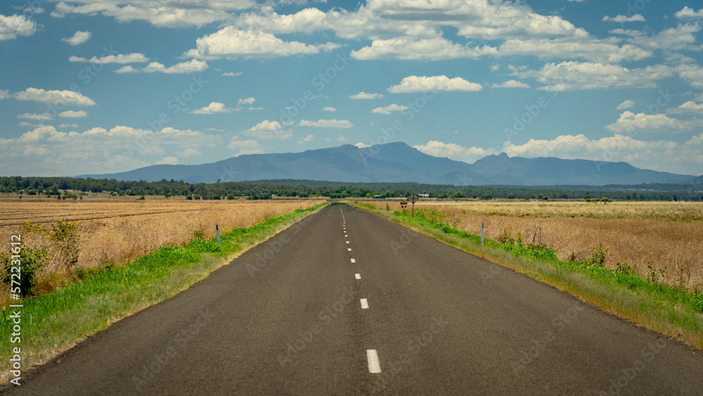 Picturesque road in rural outback NSW, Australia (Killarnie Gap Road) Picturesque road in rural outback NSW, Australia (Killarnie Gap Road)
