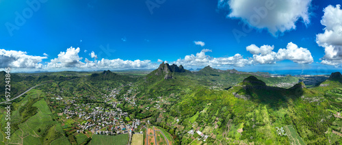 Tour of Mauritius from the Underwater Water fall to the mountains