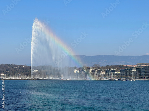 Jet d'Eau fountain at Geneva with rainbow © Andrei Kazarov