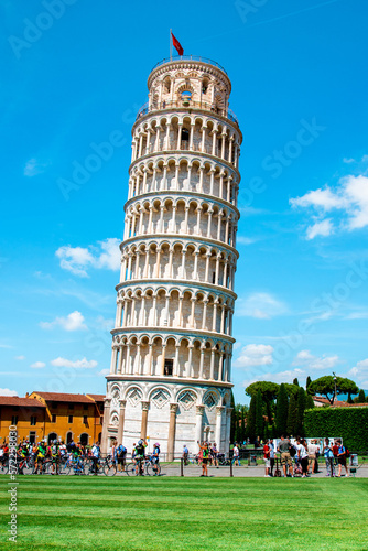 Obraz na płótnie Picturesque landscape with church and famous sloping tower in Pisa, Italy. fascinating exotic amazing places. w salonie