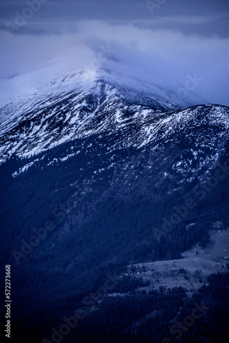 Fototapeta Naklejka Na Ścianę i Meble -  Winter slopes