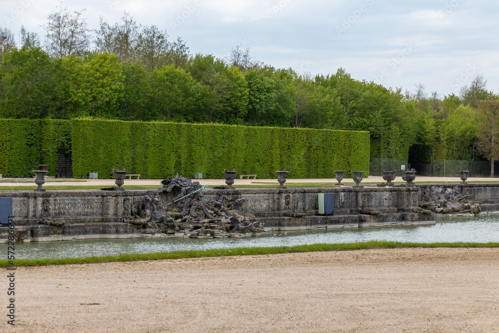 Fototapeta premium fountain in the park