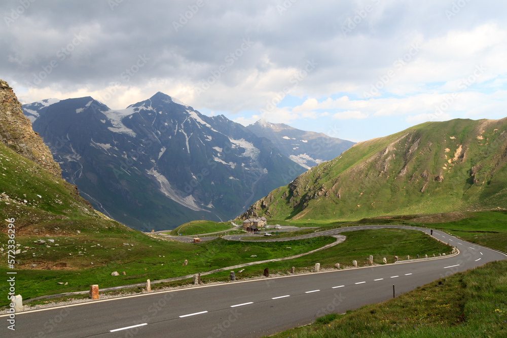 Fototapeta premium Mountain panorama and hairpin curves at Grossglockner High Alpine Road, Austria