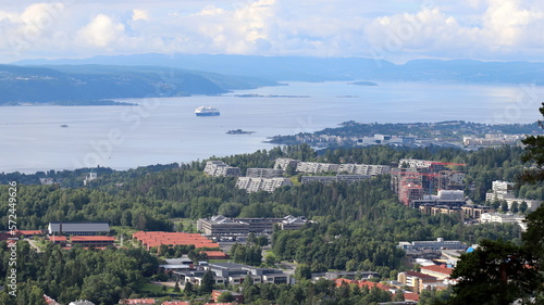 Fototapeta Naklejka Na Ścianę i Meble -  vue panoramique d'Oslo depuis Holmenkollen