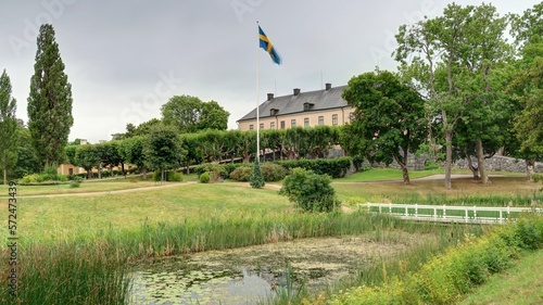 sur les bords du lac Mälar (Mälaren) en Suède photo