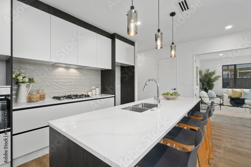 부동산, real estate