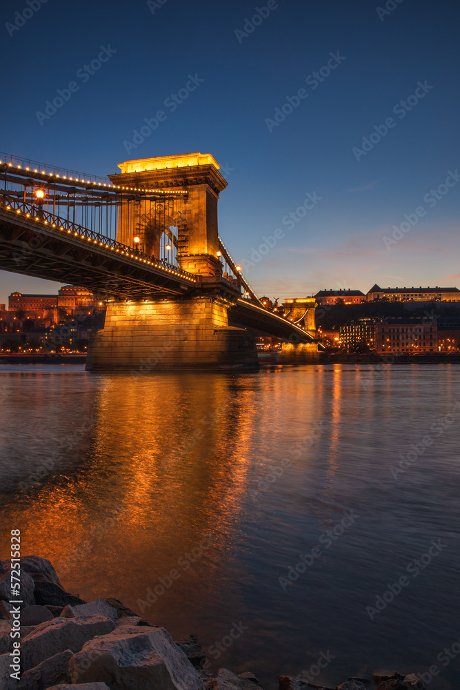 Fototapeta premium Famous Chain bridge over Danune river view at sunset