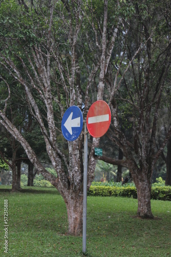 The beauty of the lake in the middle of the lake