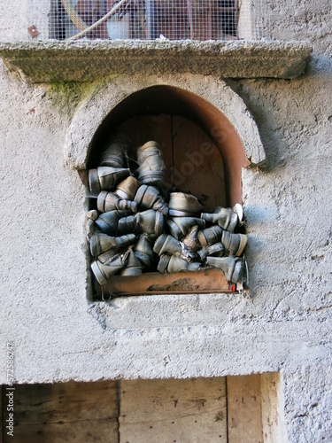 scarpe raccolta oggetti rustici antichi scale pedule 