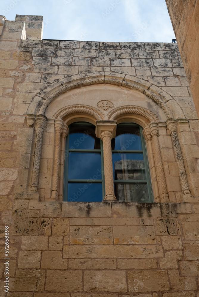 fenêtre maltaise