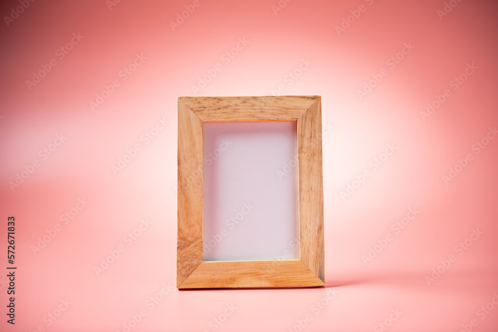 ピンクの背景とフォトフレーム