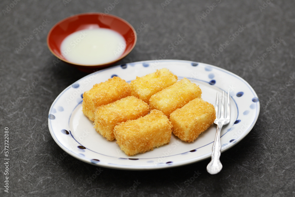 crispy fried milk with condensed milk, Chinese dessert crispy fried milk with condensed milk, Chinese dessert