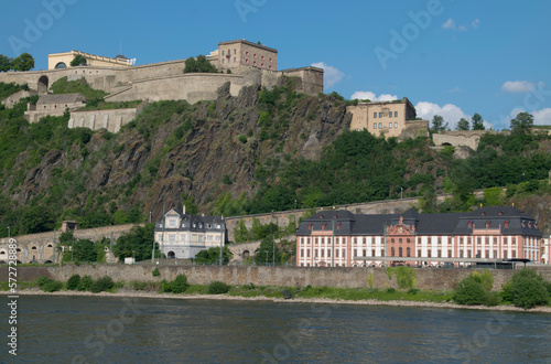Print op canvas Koblenz-Ehrenbreitstein mit Festung und Gebäude von Balthasar Neumann