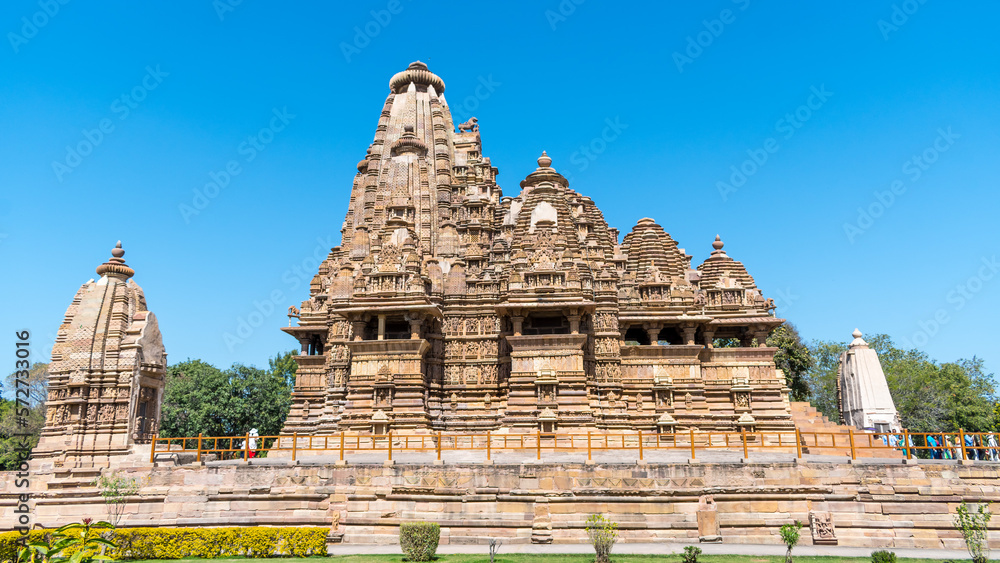 Vishwanath Temple a Hindu temple in the medieval temple group found at Khajuraho in Madhya Pradesh, India Vishwanath Temple a Hindu temple in the medieval temple group found at Khajuraho in Madhya Pradesh, India