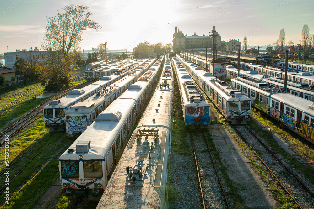 Obraz premium Haydarpasa train station. Old trains. Graffiti trains.