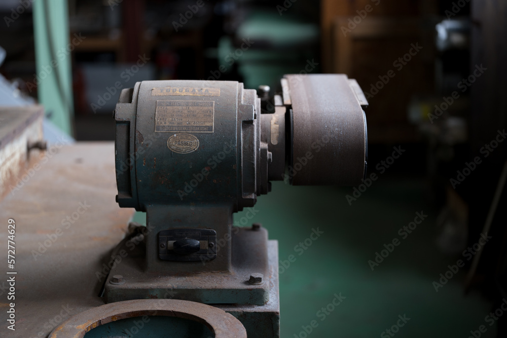 double-headed grinder for sharpening drills
