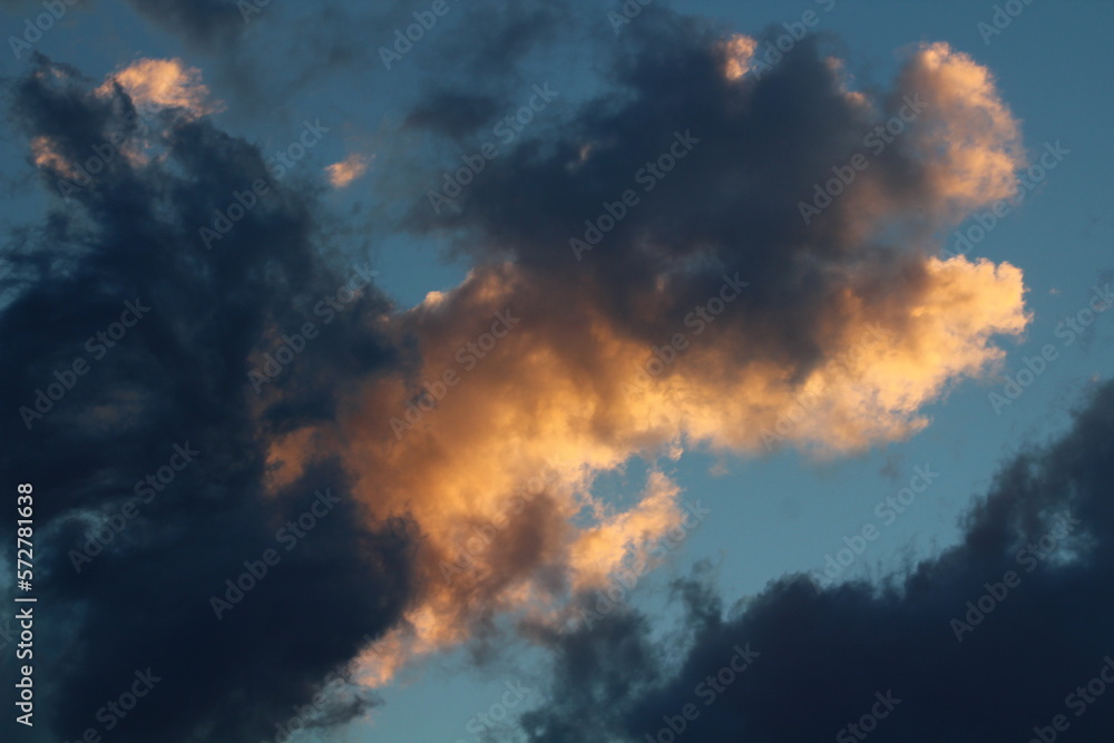 Clouds affected by sunset Clouds affected by sunset
