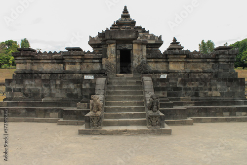 stone building of plaosan temple