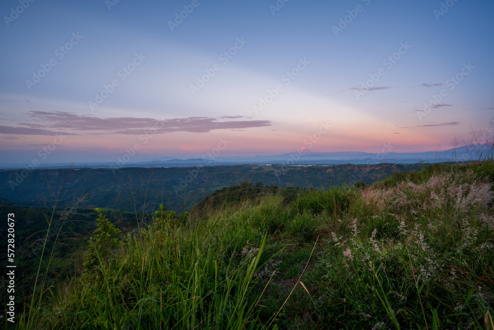 Obraz premium sunrise in the mountains