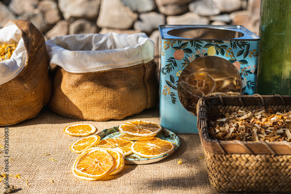 Fragrant Rustic Dehydrated Orange and Spice Bags for a Complete Aromatherapy Experience