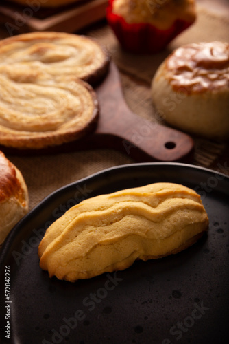 Cacahuate. Shortbread cookie type bread called Cacahuate, is a typical Mexican sweet bread that is very popular in the center of the country and other states.