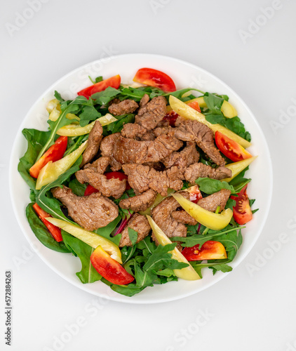 salate with vegetables 
